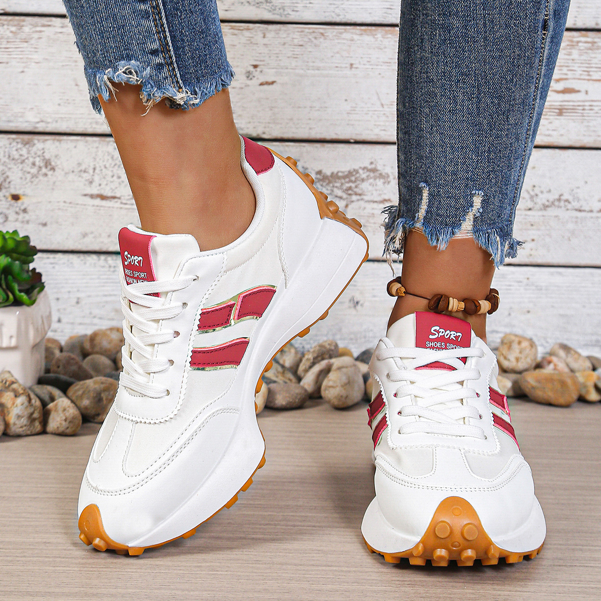 26 primavera y verano nuevos zapatos transfronterizos casuales de tamaño grande con suela gruesa zapatos deportivos transpirables Gump zapatos mujeres