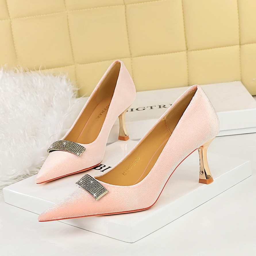 1818-K67 European And American Style Banquet Women's Shoes Heels Suede Shallow Mouth Pointed Toe Metal Rhinestone_vogvips.com