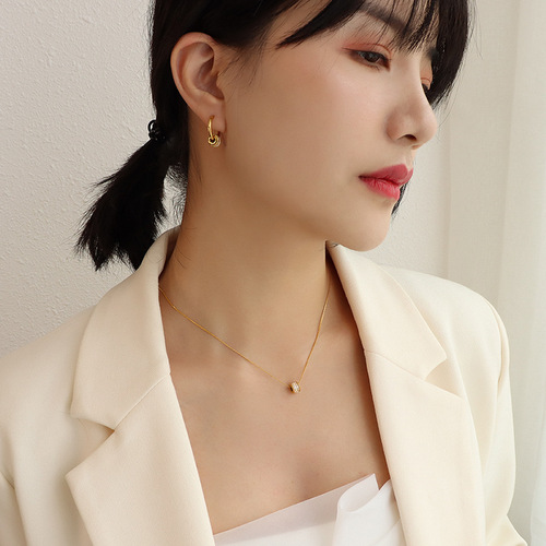 Marka French brand design full of diamonds, small waist, exquisite clavicle necklace, earrings, titanium steel 18K gold jewelry set