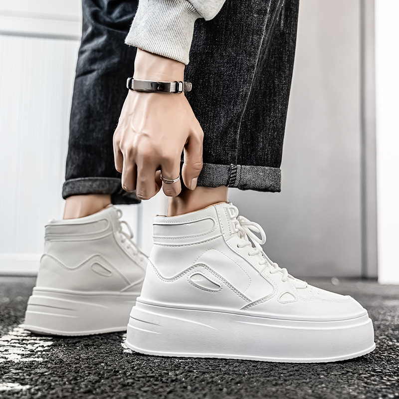 2025 verano zapatos casuales de alta altura, moda, zapatos blancos ligeros, viajes de moda coreana, zapatos para hombres con suela gruesa.