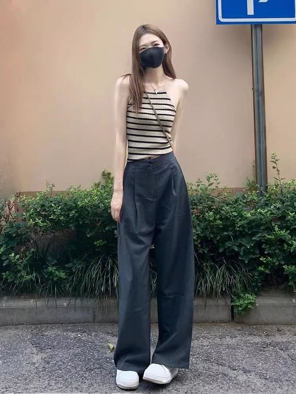 夏のストライプは色にぶつかって首のストラップを掛けます。|undefined