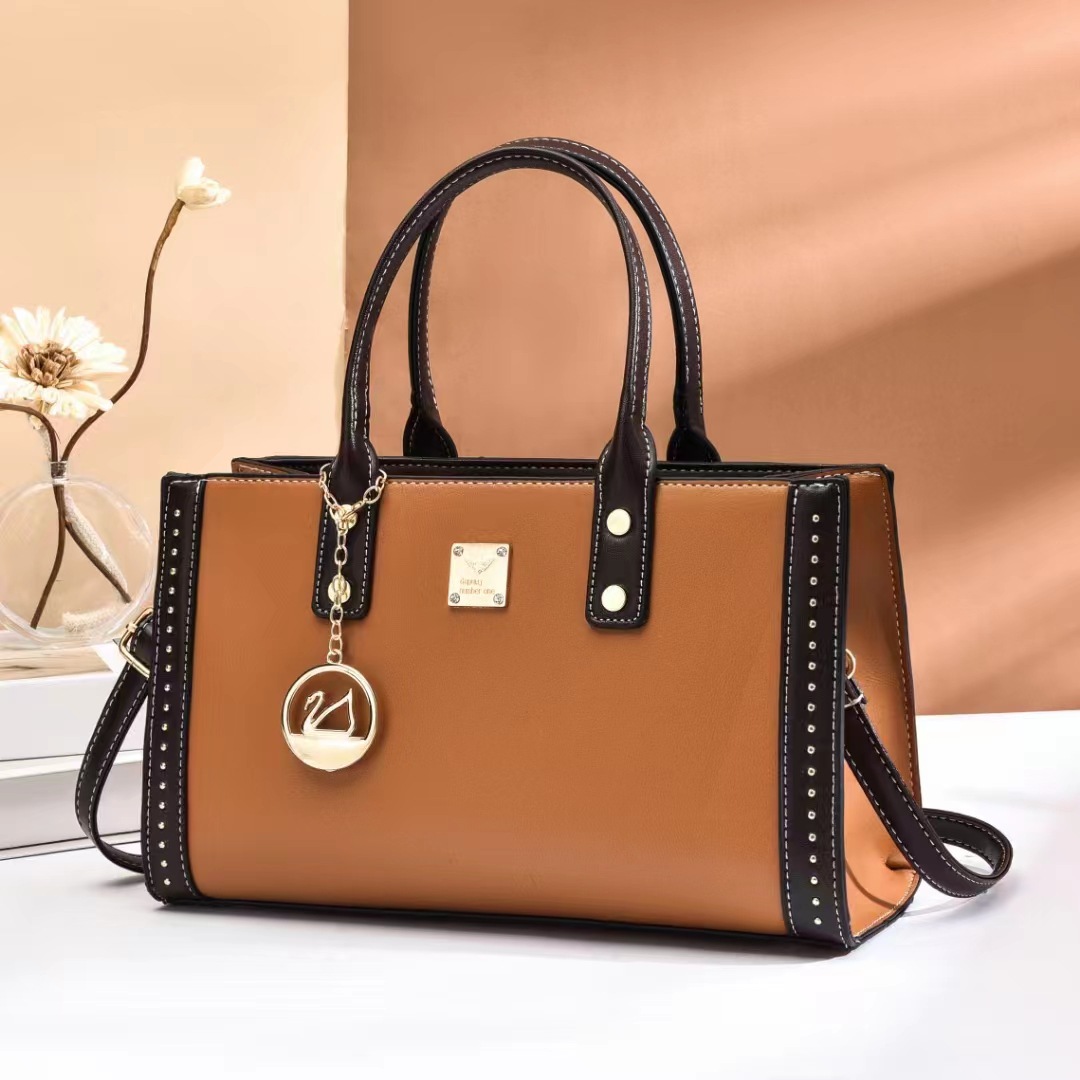 Women's Pu Leather Solid Color Vintage Style Square Zipper Handbag display picture 3