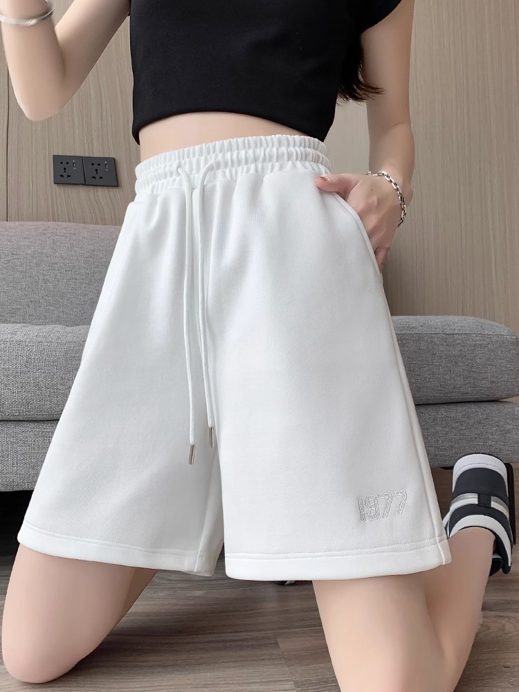 スポーツパンツ女性の夏の外には、ワイドパンツ2024の新しいゆるい薄いタイプのカジュアルな爆発的な5分のズボンのズボンを着ています