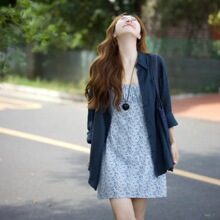 早秋搭配一整套女装韩系显白复古藏青色上衣显瘦碎花连衣裙两件套