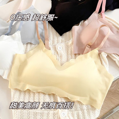 欧若紋ゼリー条光面無痕下着の女性の胸が集まって、新型の爆発的な爆発物の快適なブラジャーの通気運動をします。