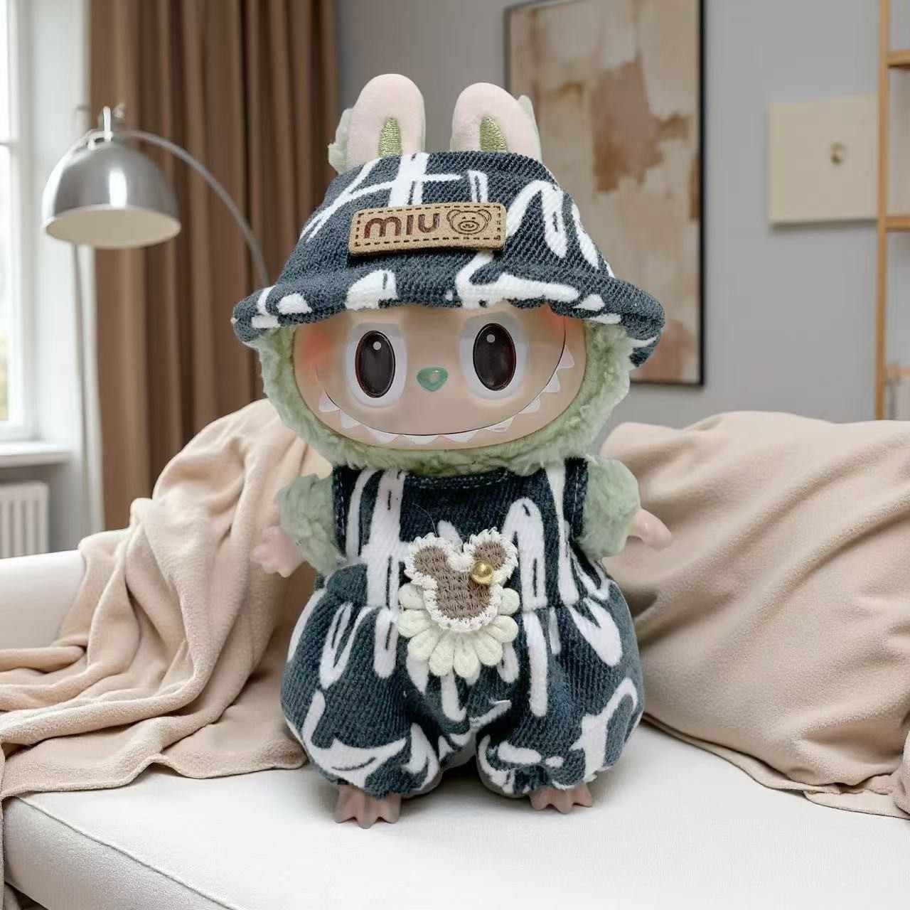 Nuevo conjunto de ropa y gorro de peluche con cara de "Sugar Glue" para muñecas, colgante de peluche, juguete Labuba, amuleto para bolso.