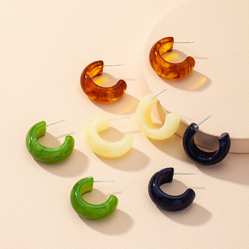 Retro Solid Color Acrylic C-shape Earrings Wholesale Nihaojewelry display picture 7