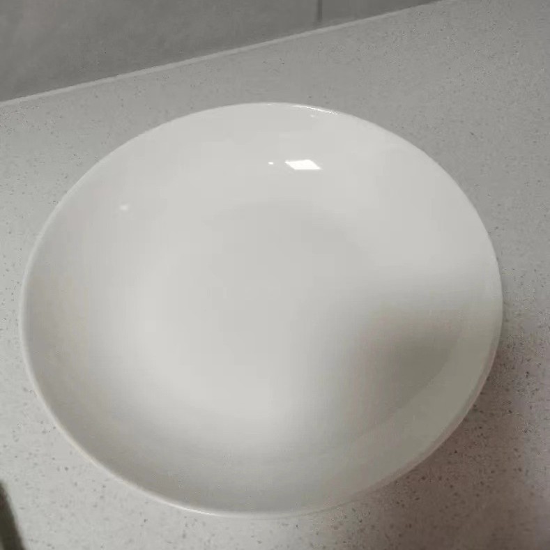 순수한 흰색 (직경 약 20.2cm)