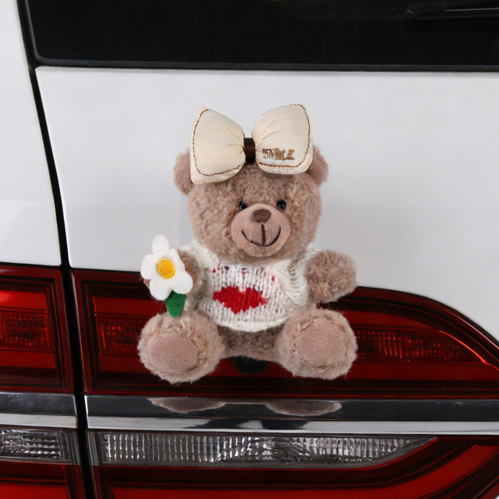 Colgante de coche Colgante trasero Dibujos animados lindo oso trasero trasero muñeca adorno pegatina baúl fuera del coche muñeca