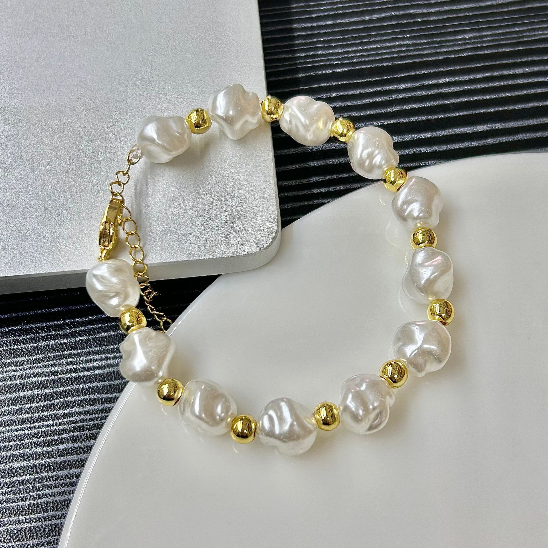手工穿珠巴洛克仿珍珠手链女 小众高级轻奢铜珠不规则珍珠手链批-阿里巴巴