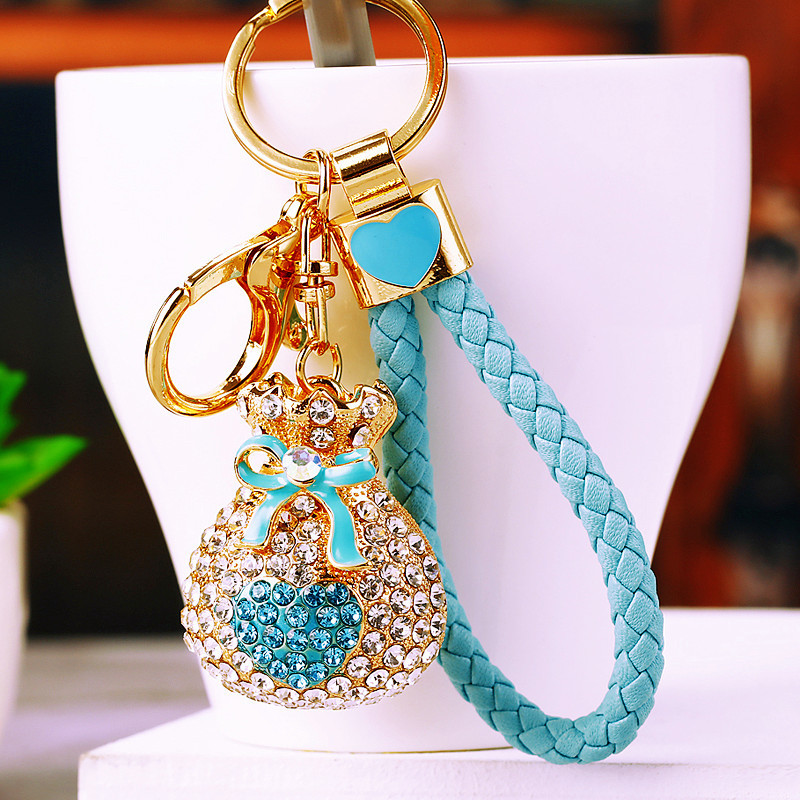 Diamond Embellished Heart Shaped Keyring For Handbags And Keys_voghion.com
