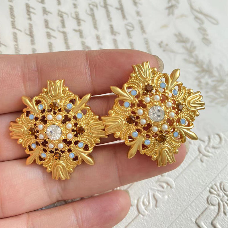 Vintage Style Rhombus Alloy Gold Plated Zircon Womenu0027S Ear Studs 1 Pair