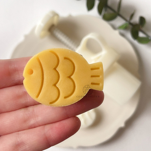 20g 30g small fish mung bean cake mold Mid-Autumn Festival cartoon fat fish small animal mooncake mold household baking tools