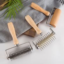现货披萨拉网刀披萨打孔器烘焙工具不锈钢木柄披萨滚轮刀点心