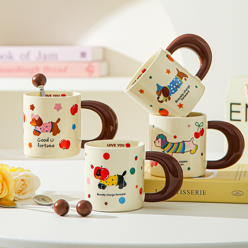 Taza de perro de salchicha para chicas lindas tazas de agua caseras nuevas tazas de café de desayuno de pareja de cerámica 2025