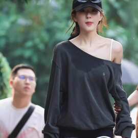美式复古斜肩露肩秋季新款宽松套头卫衣长袖时尚慵懒松弛感上衣