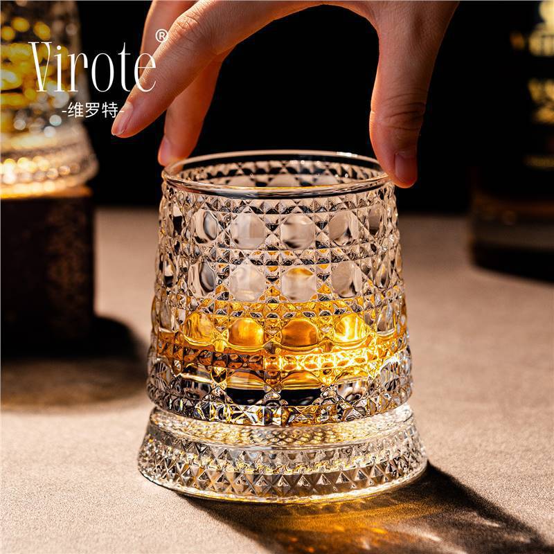 Verot lujo ligero taza de whisky de alta calidad taza giratoria taza de vino extranjero cristal casa taza de cerveza giratoria