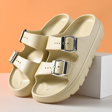 һ����Ů�ļ��⴩���������_��Ь �¿���ĥEVA��״��ɳ������Ь