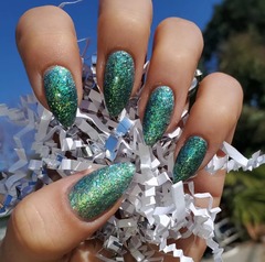 Y6 European & American Style Nail Tips, Edgy Glittery Designs, Instagram-Worthy Wearable Nails, Almond-Shaped Fake Nails, Beauty Nail Stickers
