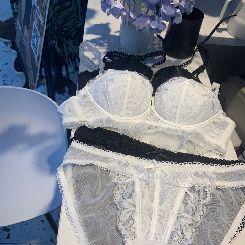 EC21FB83-68CC-4C9C-B527-CA6600