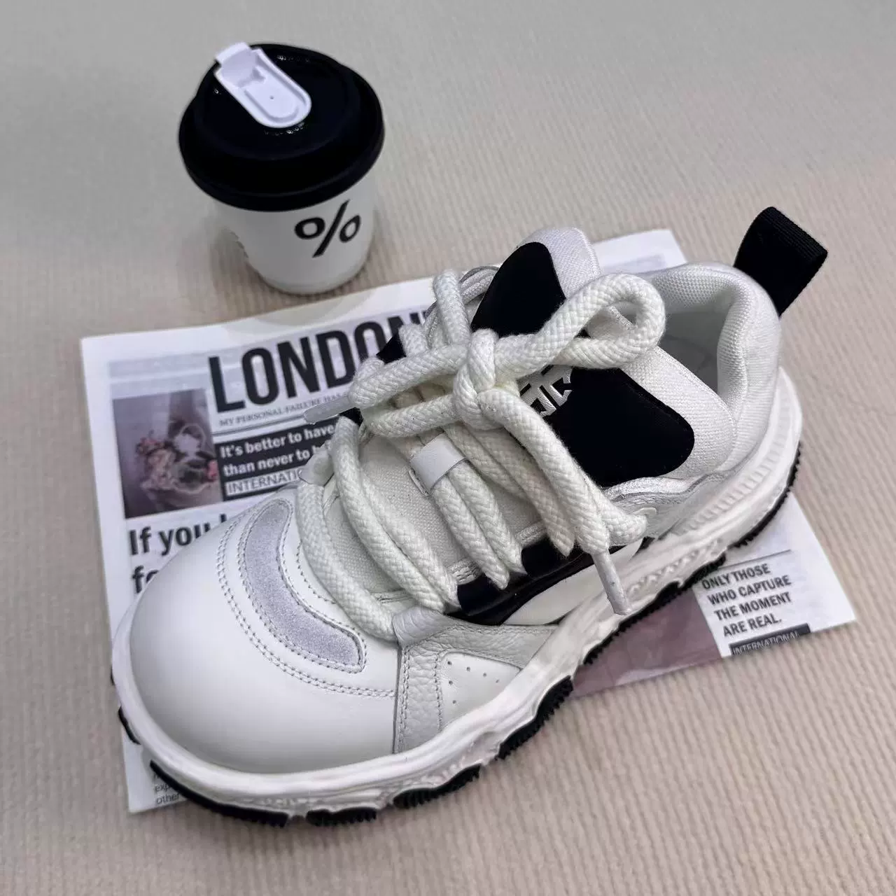 Европейская модная модная обувь на доске для мужчин обувь с толстой подошвой, обувь для отца, мужская ниша чувство высокого комфорта, шины увеличены