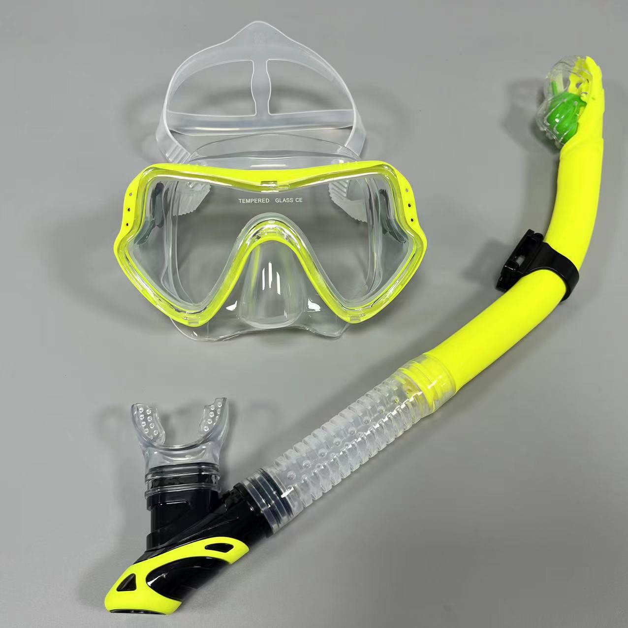 Snorkeling Set 9