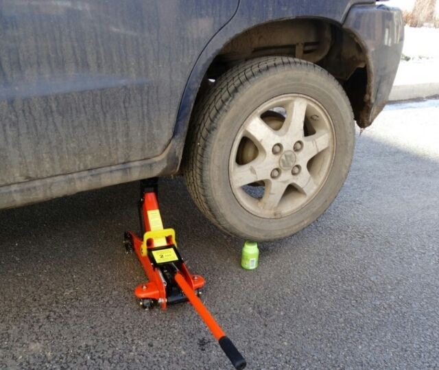2-ton horizontal hydraulic jack for 2-ton cars, 2.5-ton small cars, sedans, and SUVs, 2.5T low-profile jack