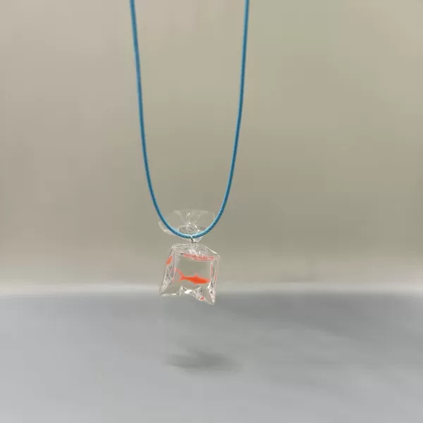 New cross-border children's fun creative cute goldfish necklace niche design high-grade transparent fish pendant simple leather rope chain