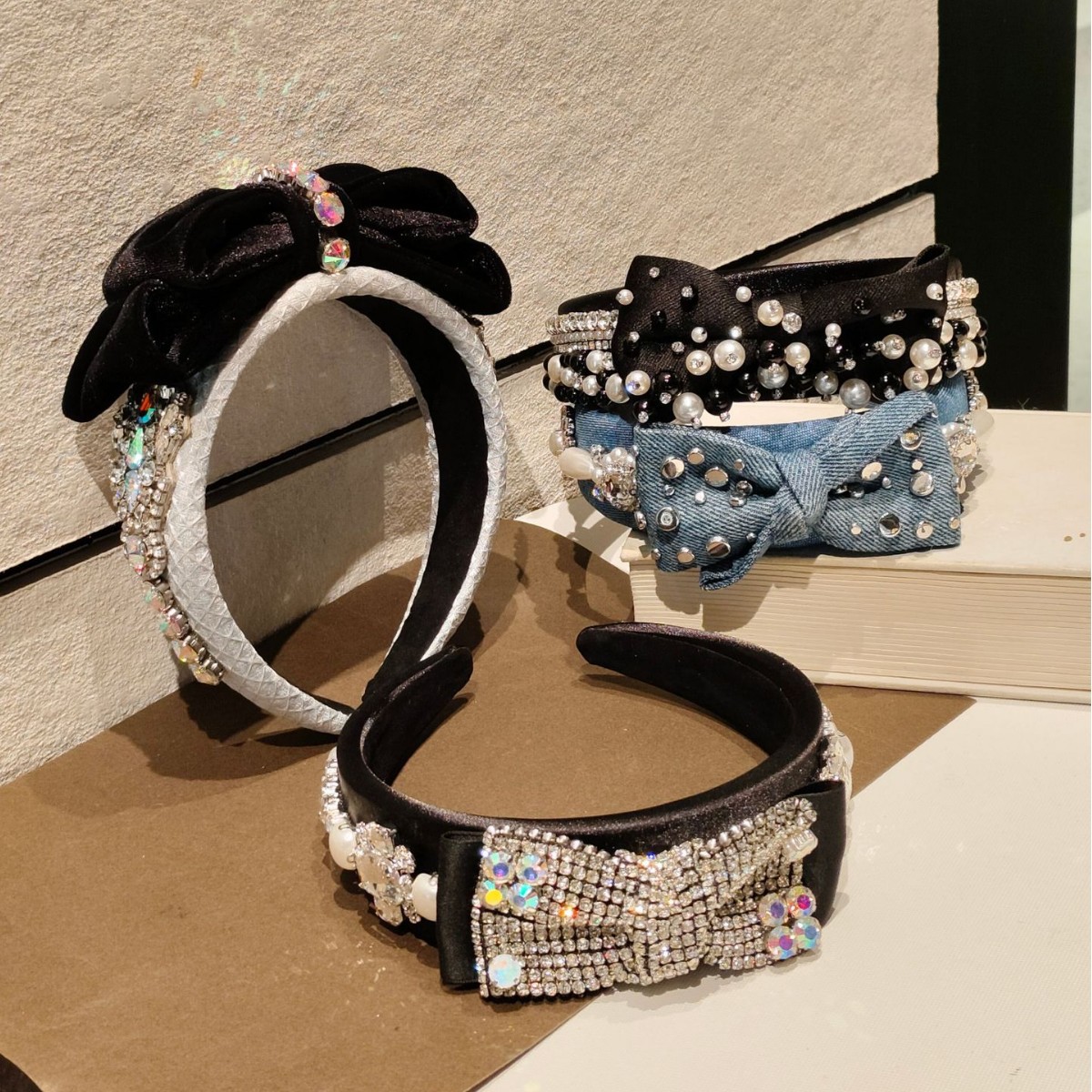 Korean-Style Versatile Bow Headband with Luxurious Pearl and Diamond Headband, High Crown, and Sophisticated Headwear