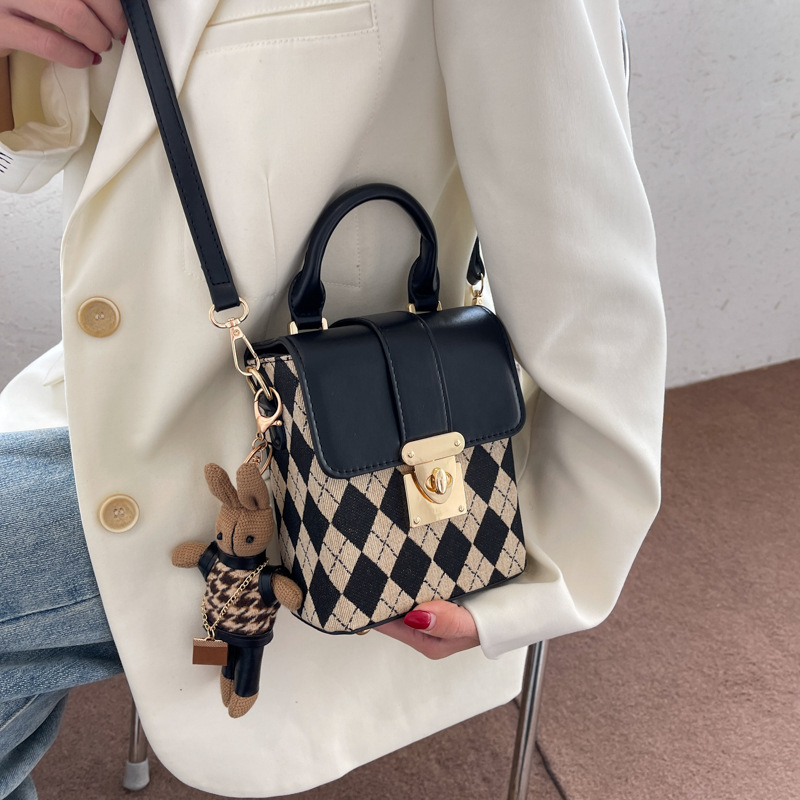 2024 nuevo bolso pequeño este año popular bolso de las mujeres moda nicho hombro bolso del teléfono bolsa de mensajero de las mujeres