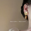 Retro metal acrylic small earrings, French retro style, flowered, Chinese style