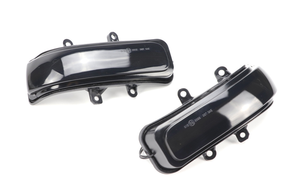 Suitable for Toyota Rav4 Highlander 4Runner Car Rearview Mirror Signal Turn Signal Light Dynamic Sequential Light