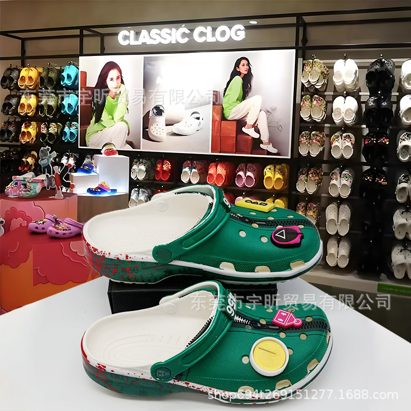 Sandalias de agujero de dibujos animados para niños