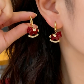 耳钉;耳坠;耳扣