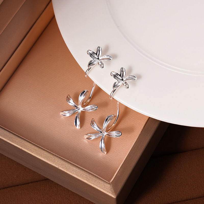 Anting-anting Bunga Kelopak Lima Daun Trendi Desain Trendi Anting-anting Wanita Tanpa Lubang Nyamuk Anting-anting Anting-anting Mudah Dipadu Padan Elegan