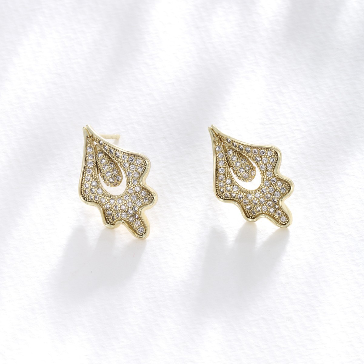 Xuping joyería para damas delicados pendientes colgante dos piezas set lujoso estilo europeo y americano zircon orejas collar combinación