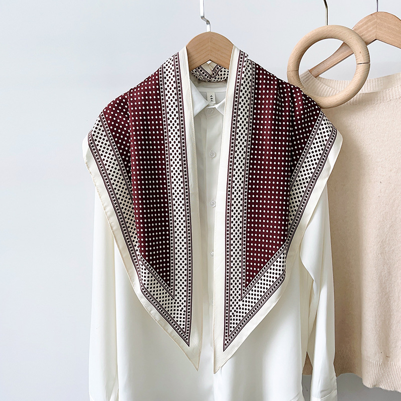 2025 nuevo estilo verano todo-fósforo cintura a juego camisa traje de mezclilla chal seda de sarga toalla triangular de moda fresca