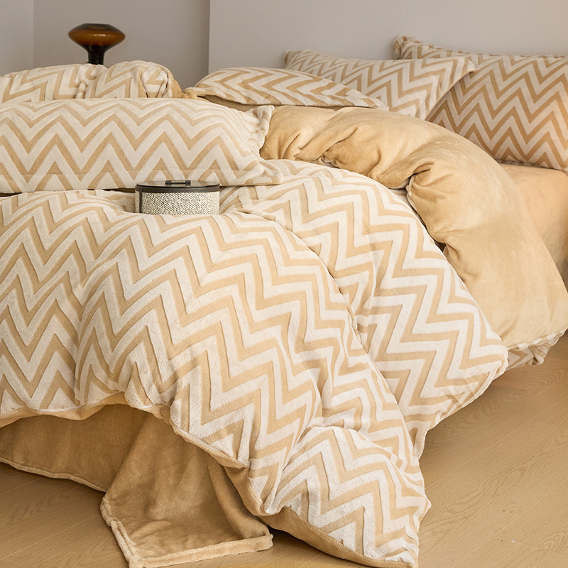 Cuatro piezas de cubierta de edredón tallado invierno más seda de coral de leche sábanas de edredón cama de cama de cama caliente