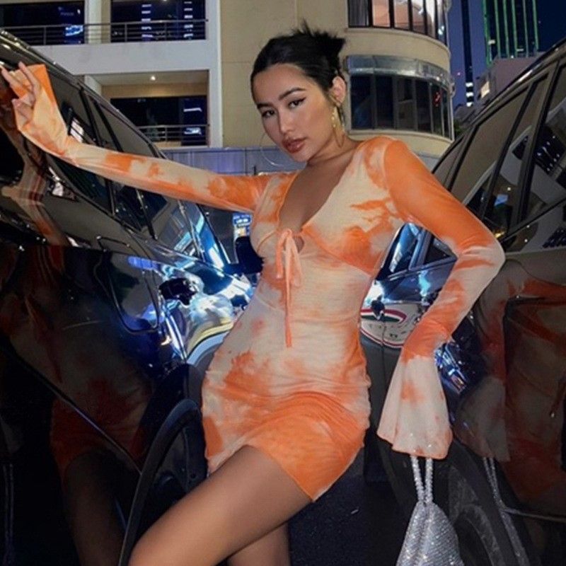 Pure hot girl sexy chest slimming 2023 autumn and winter New printed bell sleeve lace-up sheath dress