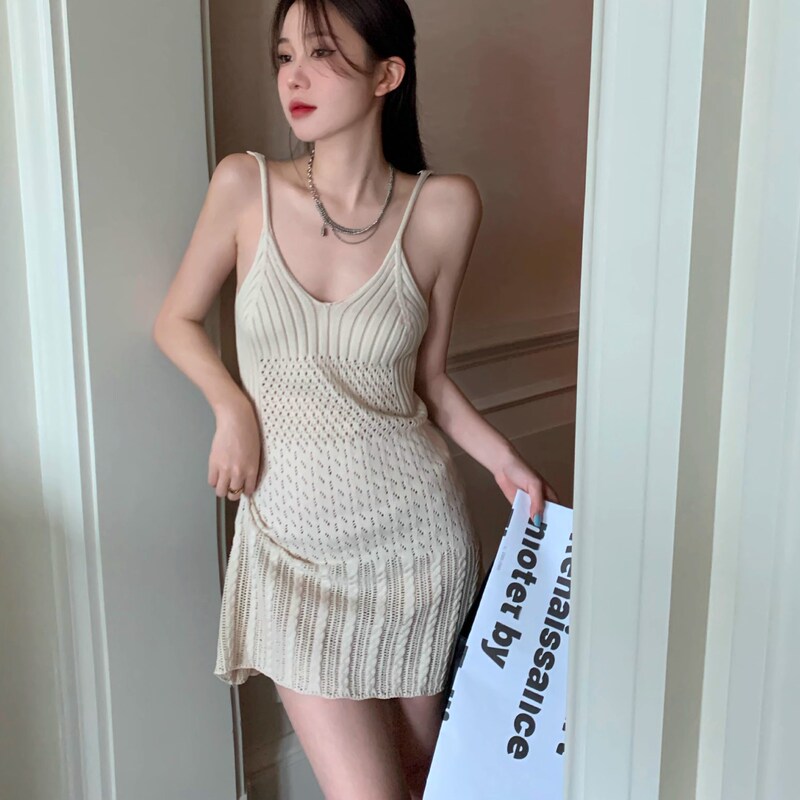 Knitted sling dress women's summer hot girl temperament skirt design sense niche slim slimming sheath skirt