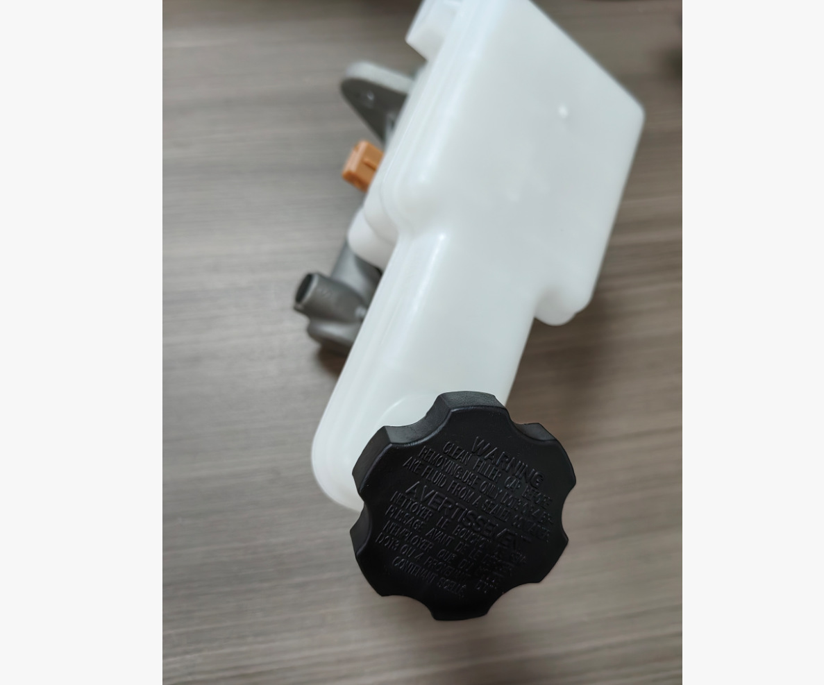 Hyundai H350 Brake Master Cylinder 58620-59000 In Stock With Sensor Interface