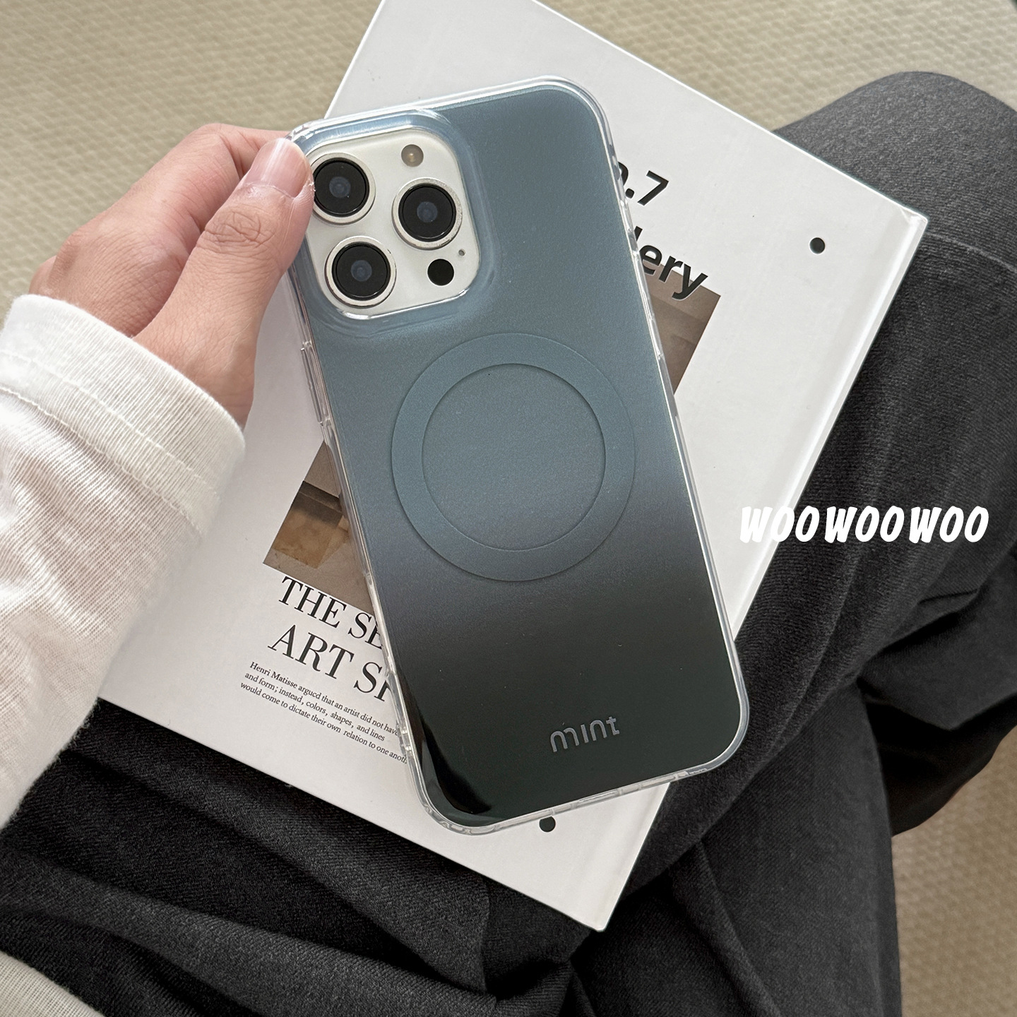 Woowoowoo Niche Ins Blue and Black Gradient Magnetic Phone Case Suitable for Iphone16Promax Apple 15 New