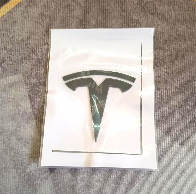 Tesla car emblem, suitable for Model 3 and Model Y, for front and rear car emblem modification, featuring English lettering