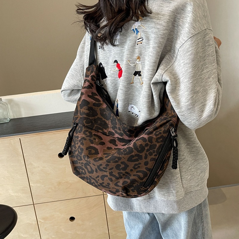 シングルショルダーの個性的な餃子型バッグ、女性用大容量多用途レオパード柄バッグ、2025年新作カジュアルレトロトートバッグ|undefined