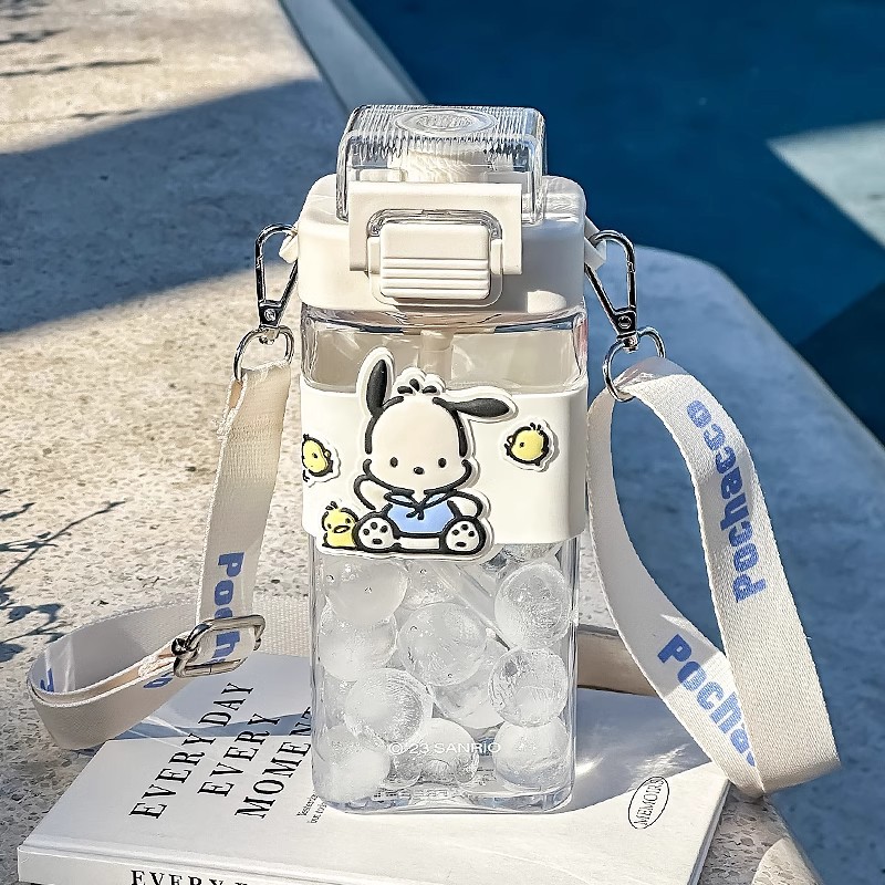 Taza de agua para niños Sanrio - Para verano y niñas, nueva 2025, botella de agua para escuela, primaria y jardín de infantes, con correa de mensajero