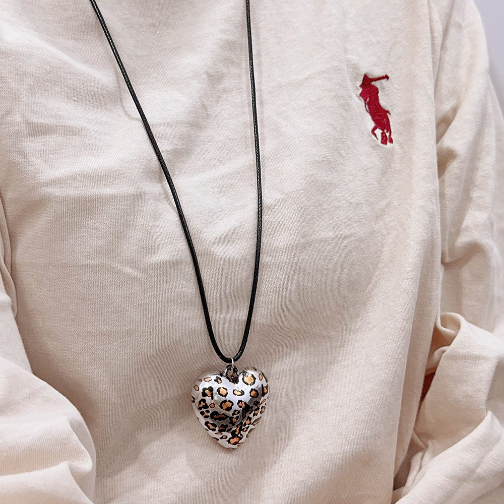 19g Weight Resin Pendant Material Pendant Necklace Classification Wax line Chain Material Woven Chain Chain Type 1 Piece Quantity Daily Occasion Resin, Wax line Material Star, Heart Shape, Leopard Pattern Women's Gender Retro Style Retro Star Heart Shape Leopard Resin Wax Line Woven Chain Pendant Necklaces Wholesale 无