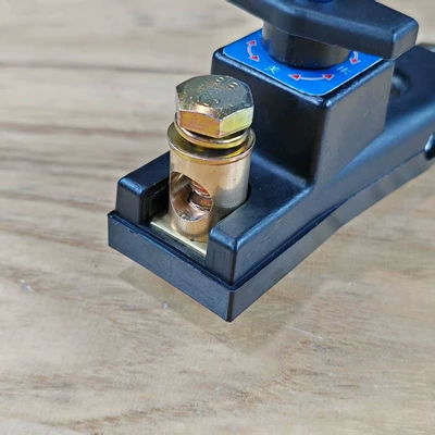 Pure Copper Battery Switch: Car on the line of fire