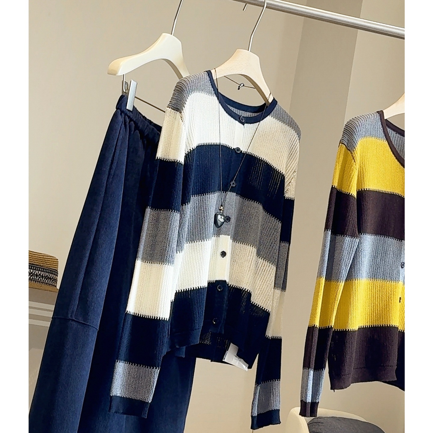 Retro Hong Kong Style Color-Blocked Stripesd Sweater for Women 25 Autumn and Winter New Style Lazy Fashion Loose Soft Waxy Knitted Cardigan Jacket