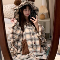 少女のかわいい帽子付きの寝衣の女性秋冬の新型のベルベットはパジャマを厚くして保温します。