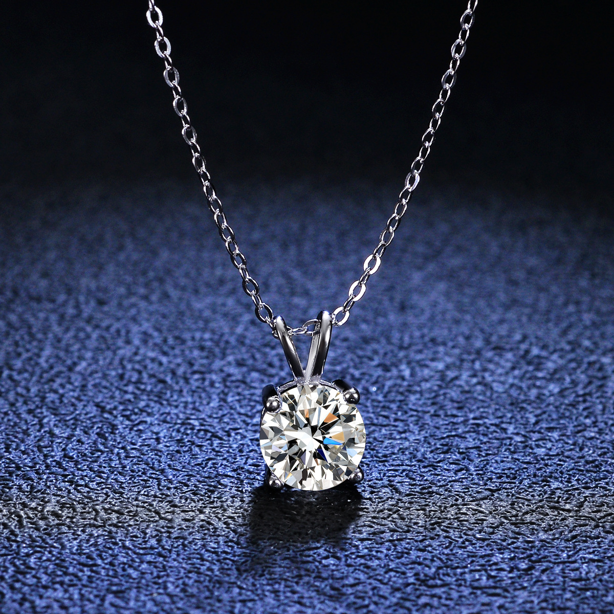 Classic pendant